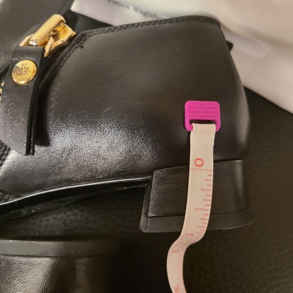 AGL Pointed Black Short Bootie with Double Zipper - Picture 9 of 10